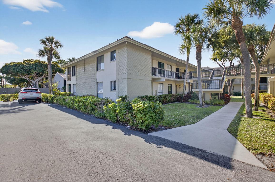 BANYAN COURTS CONDO - Residential