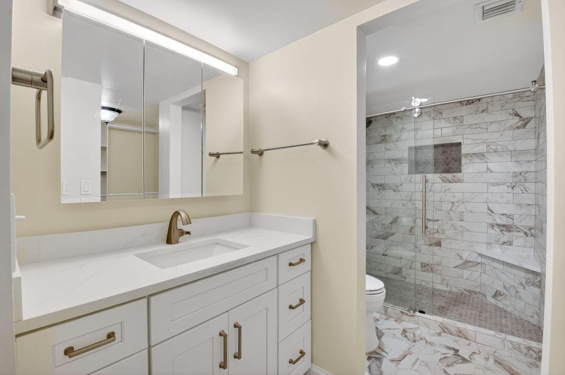 BANYAN COURTS CONDO - Residential