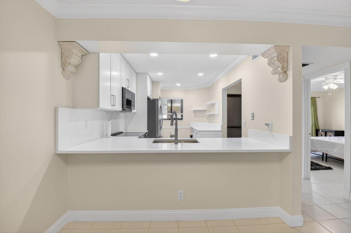 BANYAN COURTS CONDO - Residential