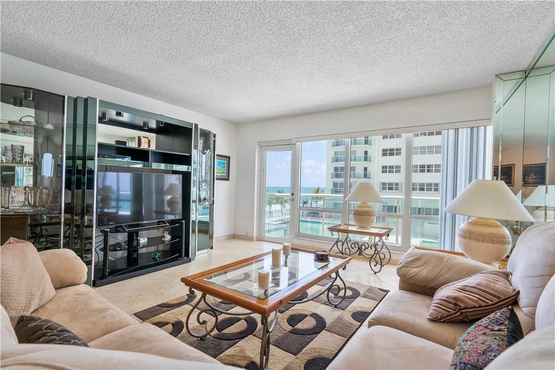 SOUTHPOINT - Residential