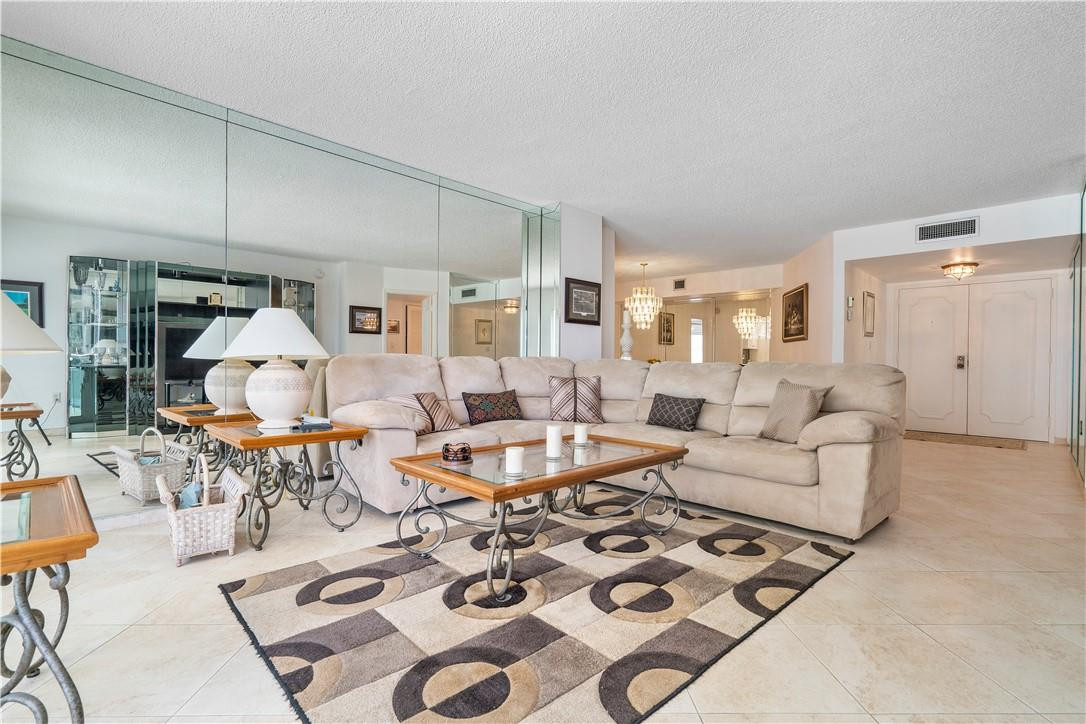 SOUTHPOINT - Residential