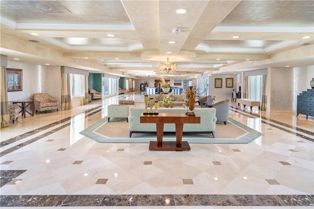 SOUTHPOINT - Residential