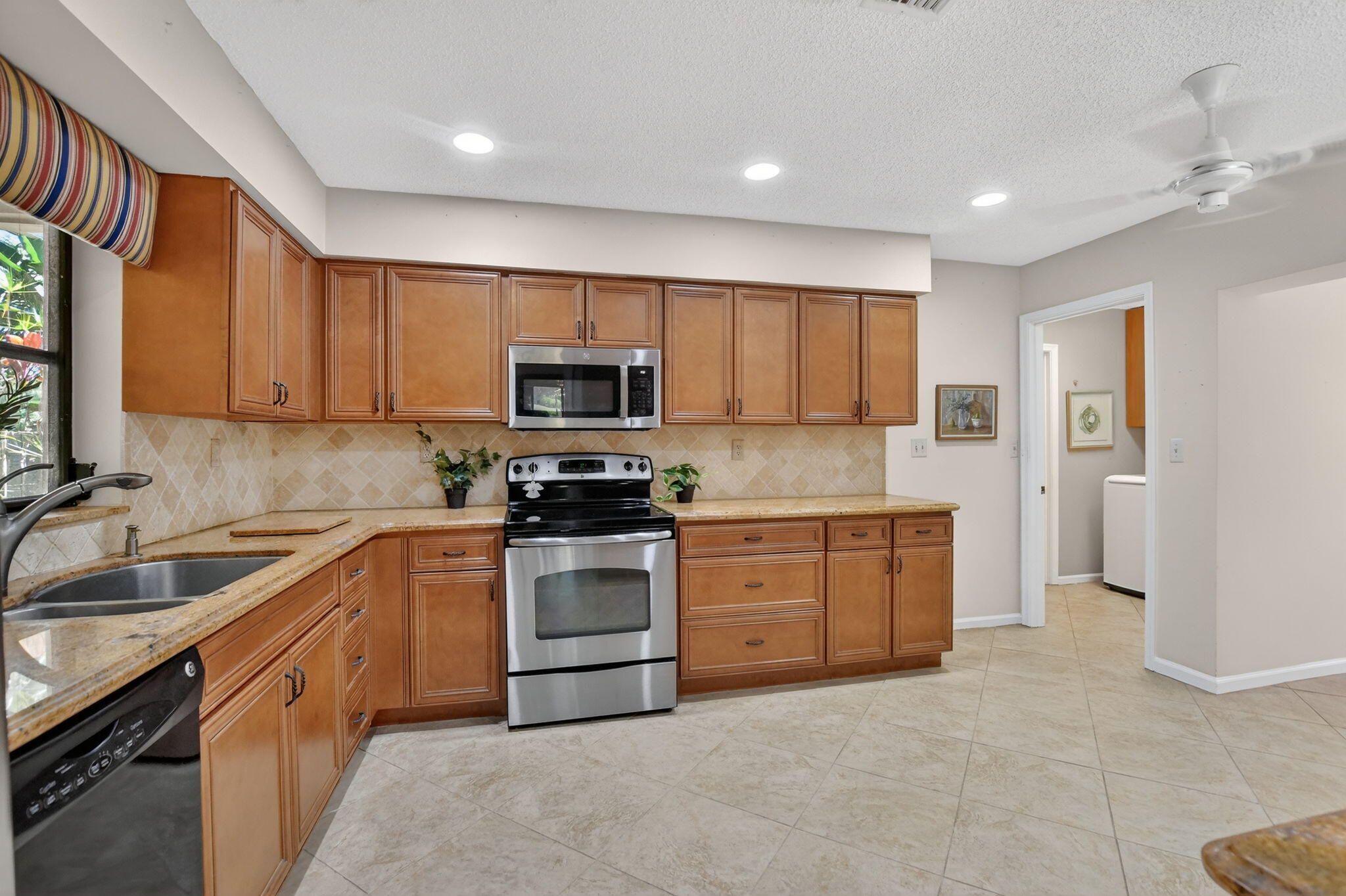 BOCA GREENS 2 - Residential