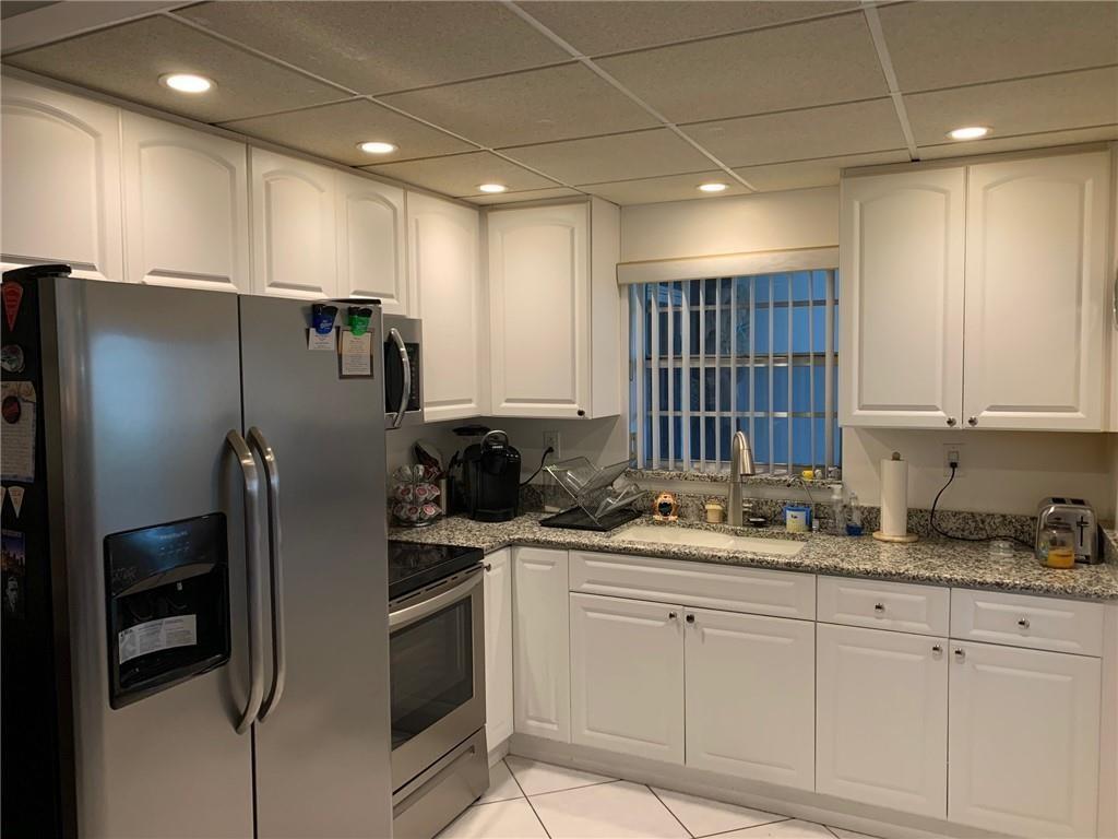 600 Pine Dr 103