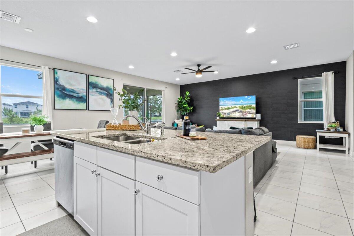 VIZCAYA FALLS PLAT 2 - Residential Lease