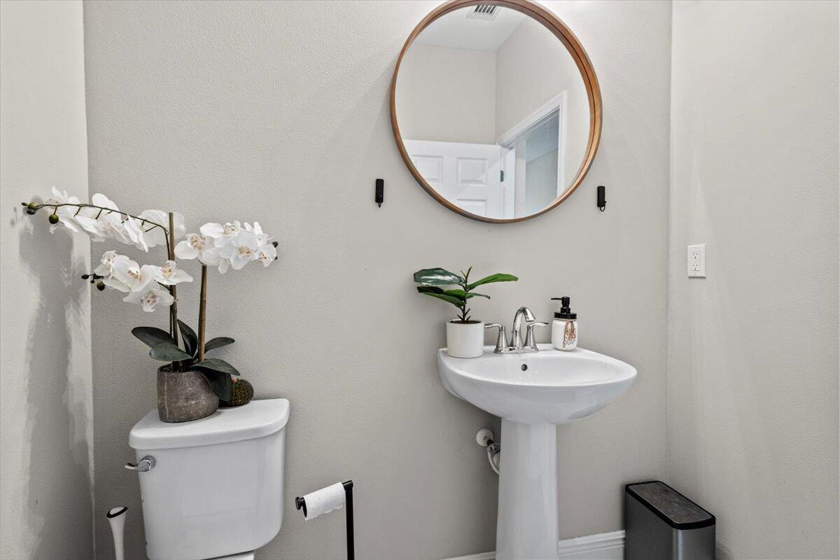 VIZCAYA FALLS PLAT 2 - Residential Lease