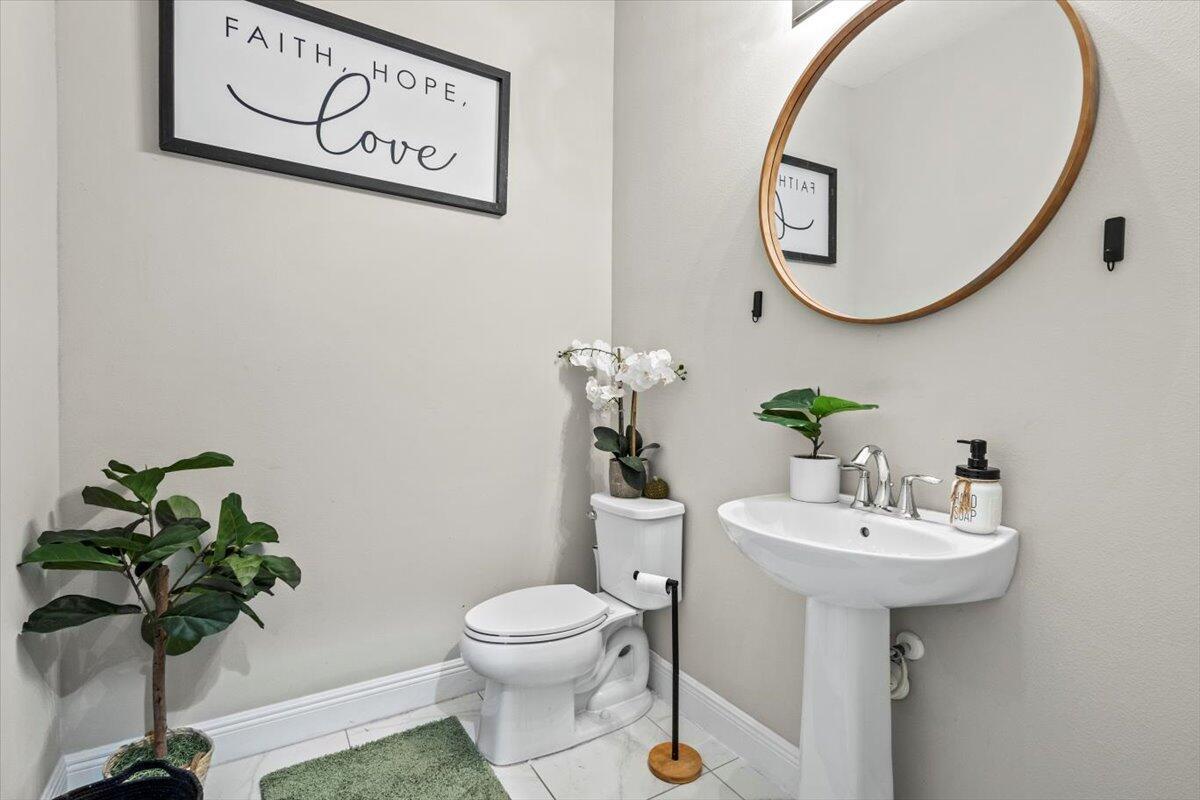 VIZCAYA FALLS PLAT 2 - Residential Lease