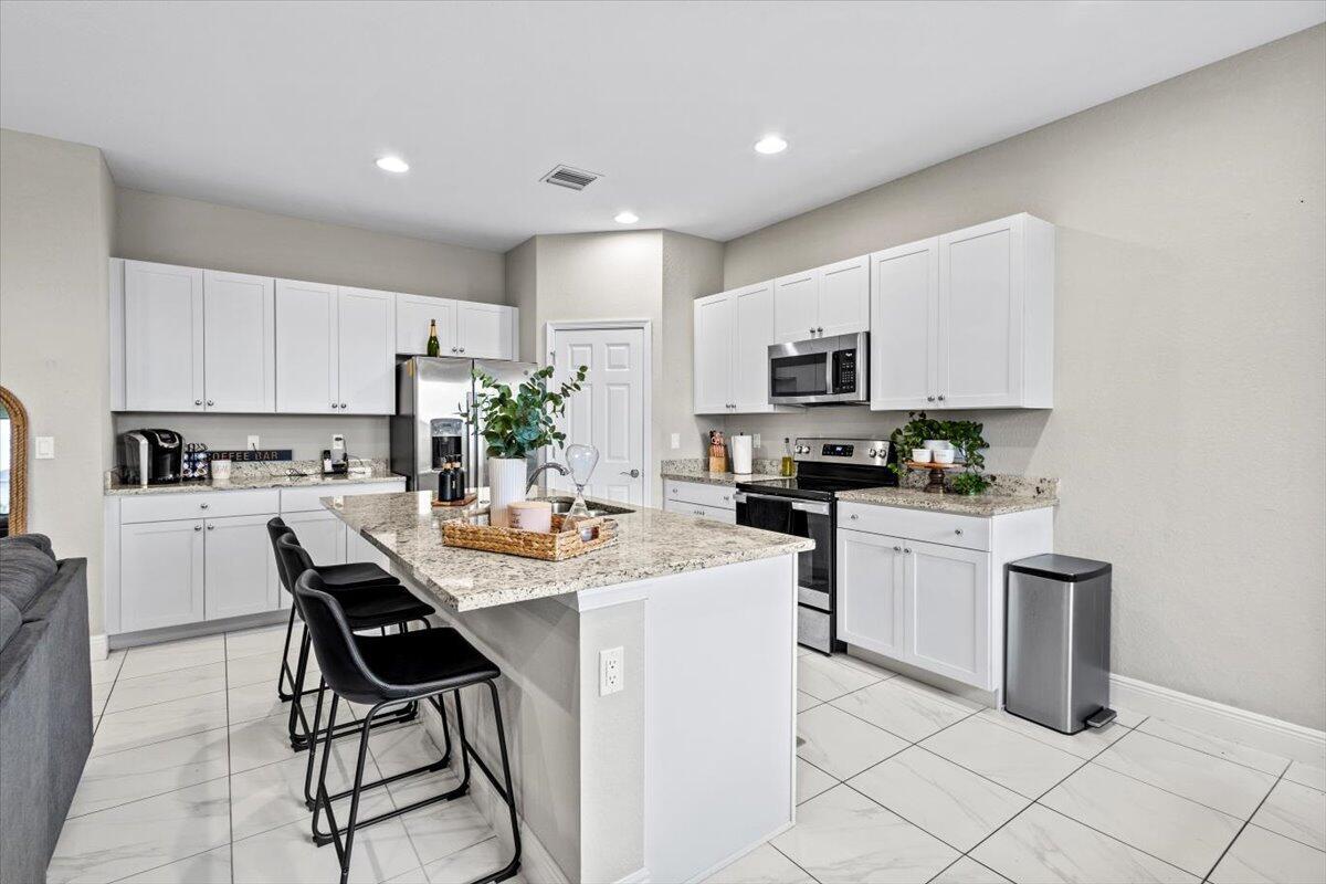 VIZCAYA FALLS PLAT 2 - Residential Lease