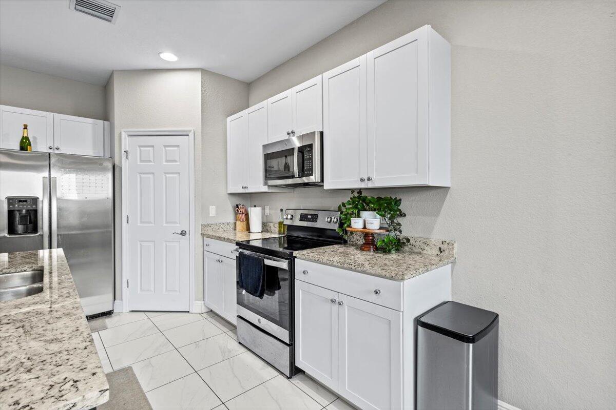 VIZCAYA FALLS PLAT 2 - Residential Lease