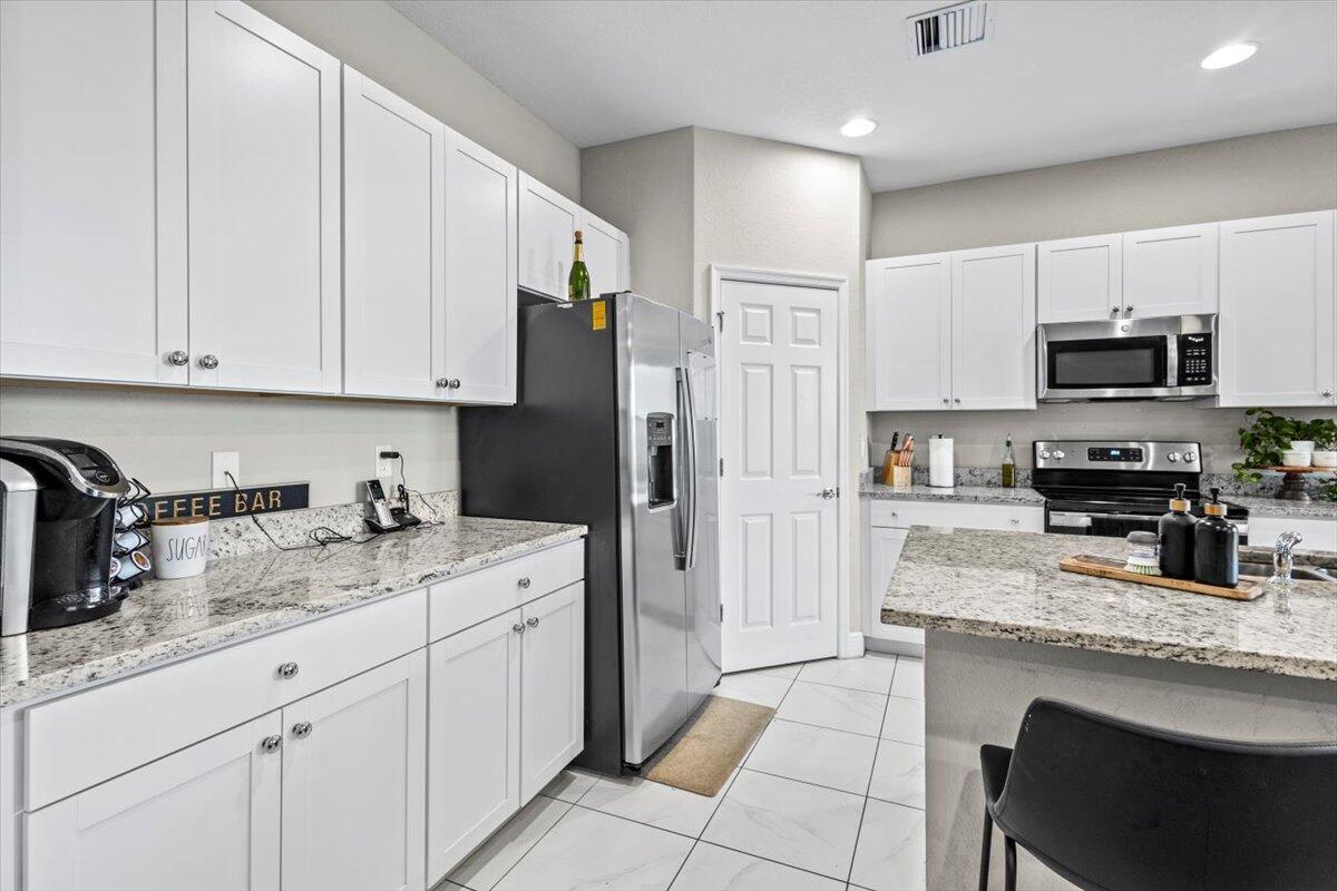 VIZCAYA FALLS PLAT 2 - Residential Lease