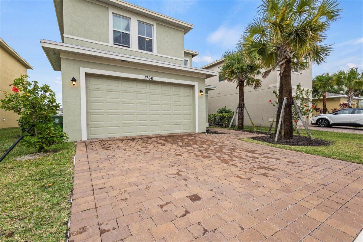 VIZCAYA FALLS PLAT 2 - Residential Lease