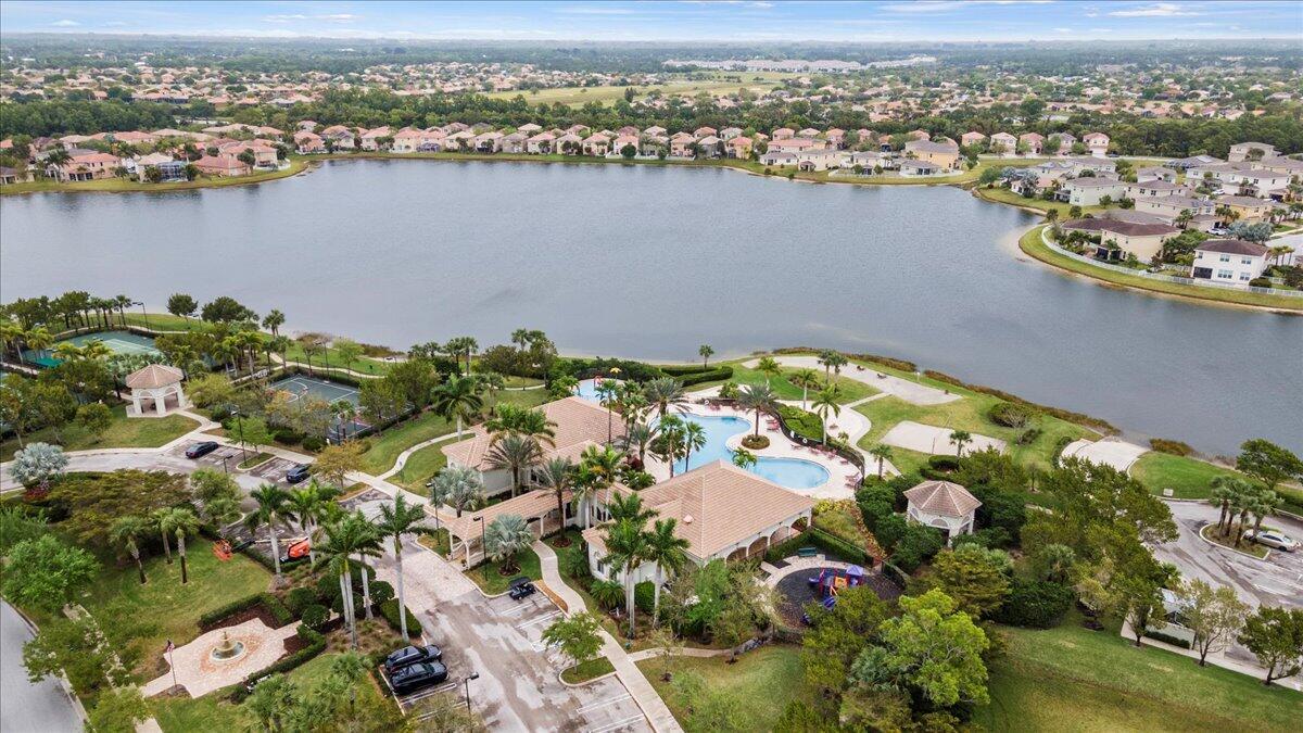 VIZCAYA FALLS PLAT 2 - Residential Lease