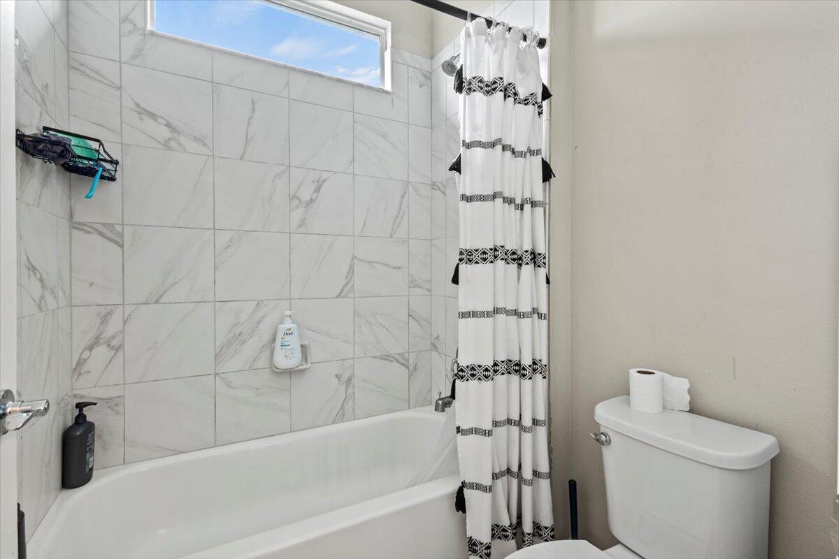 VIZCAYA FALLS PLAT 2 - Residential Lease