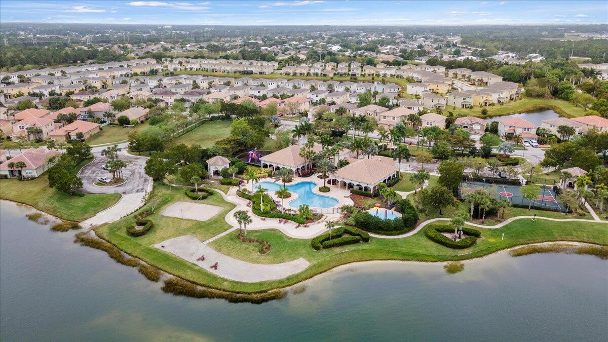VIZCAYA FALLS PLAT 2 - Residential Lease