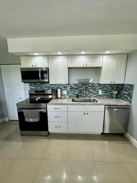 1750 Hammock Boulevard 402