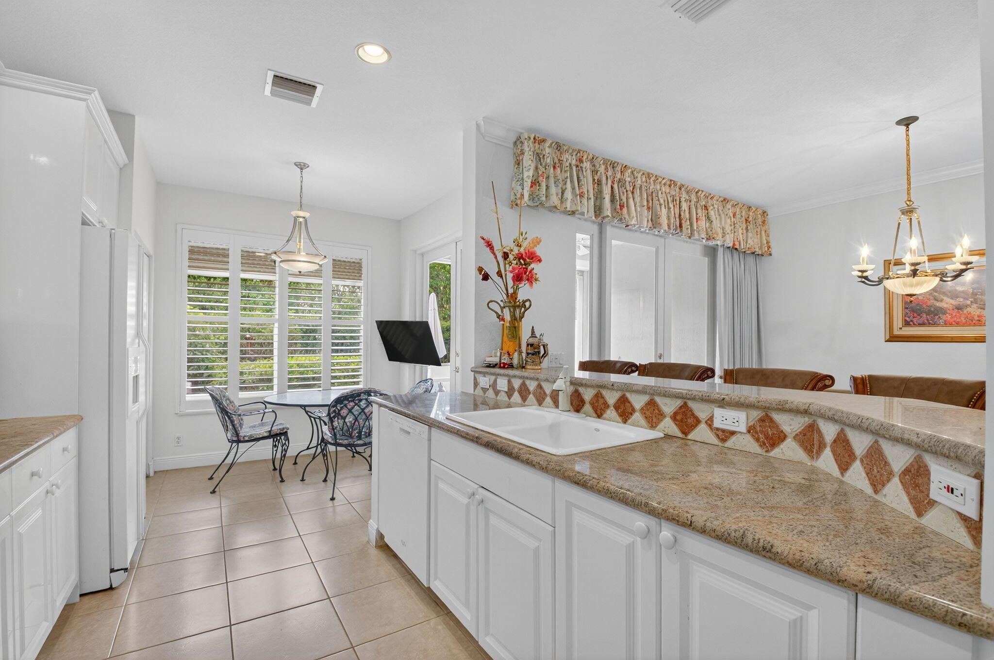 Las Brisas - Residential