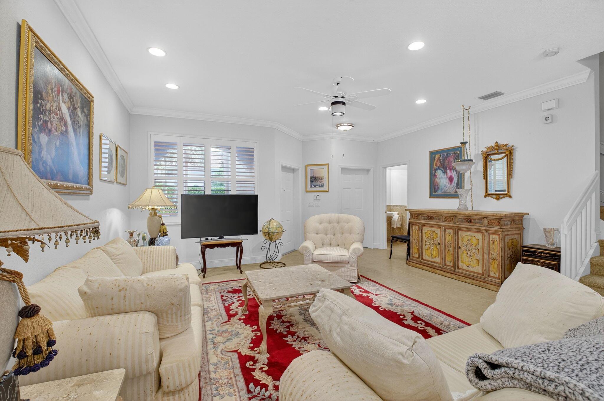 Las Brisas - Residential