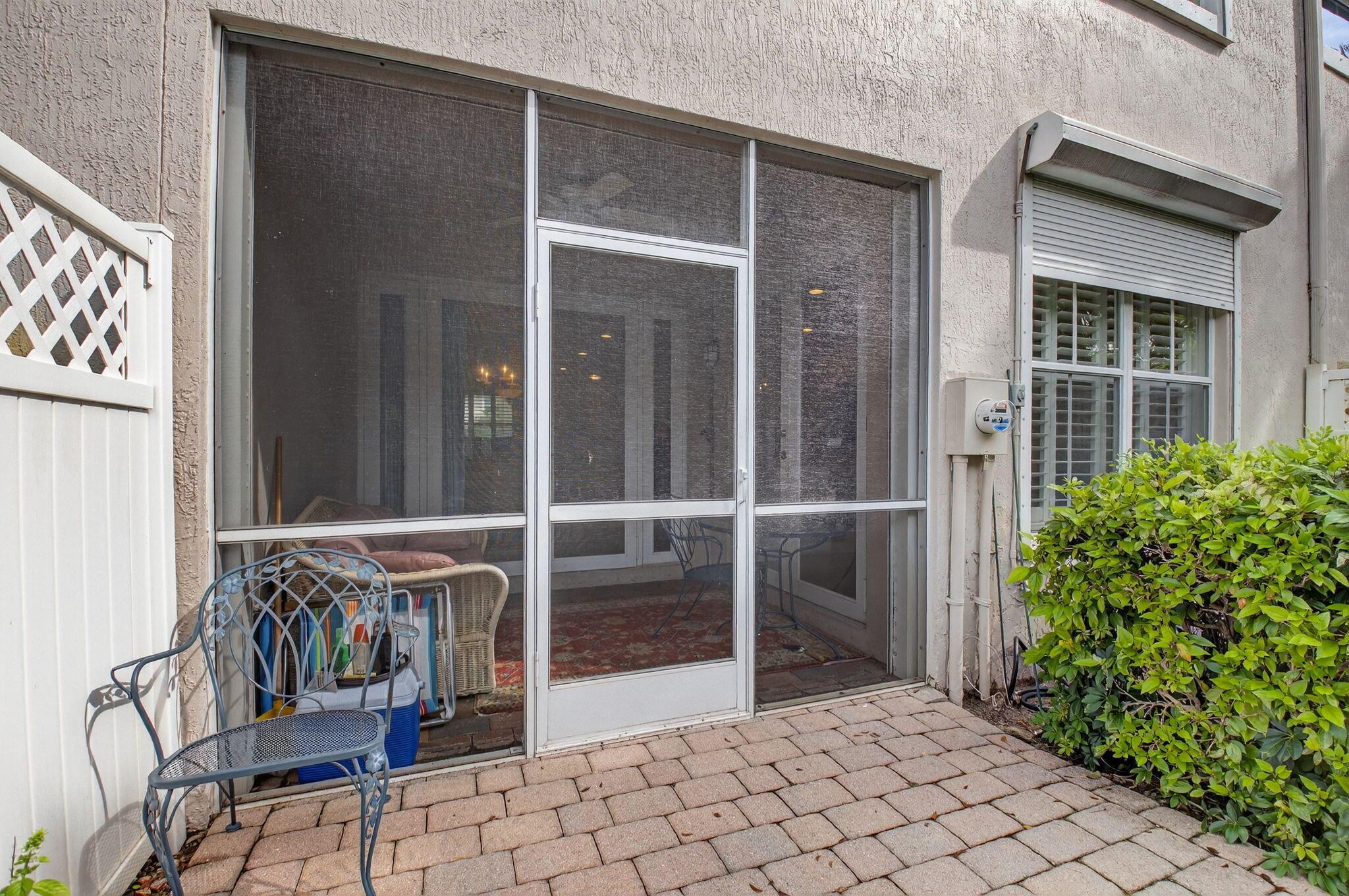 Las Brisas - Residential