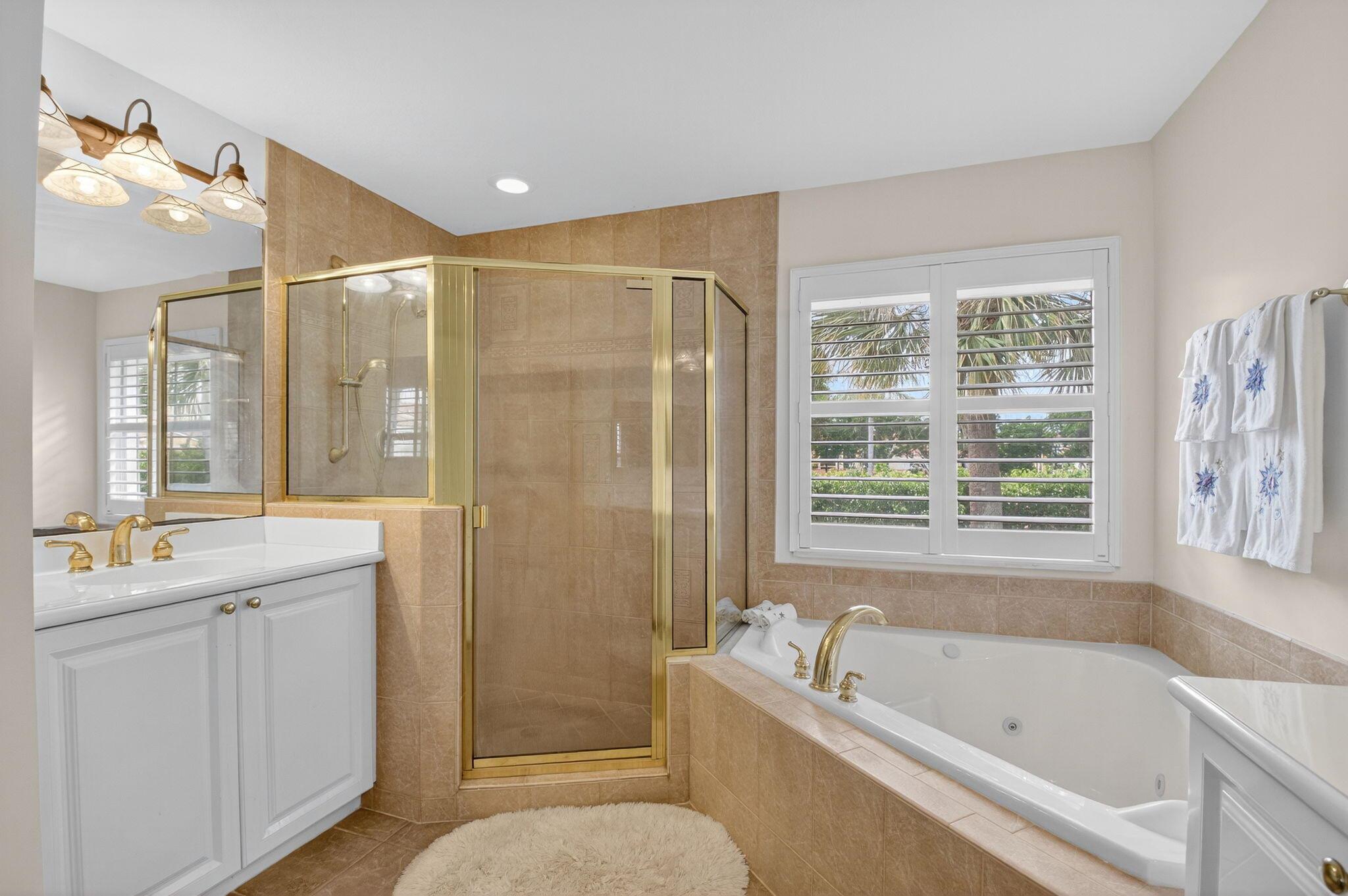 Las Brisas - Residential