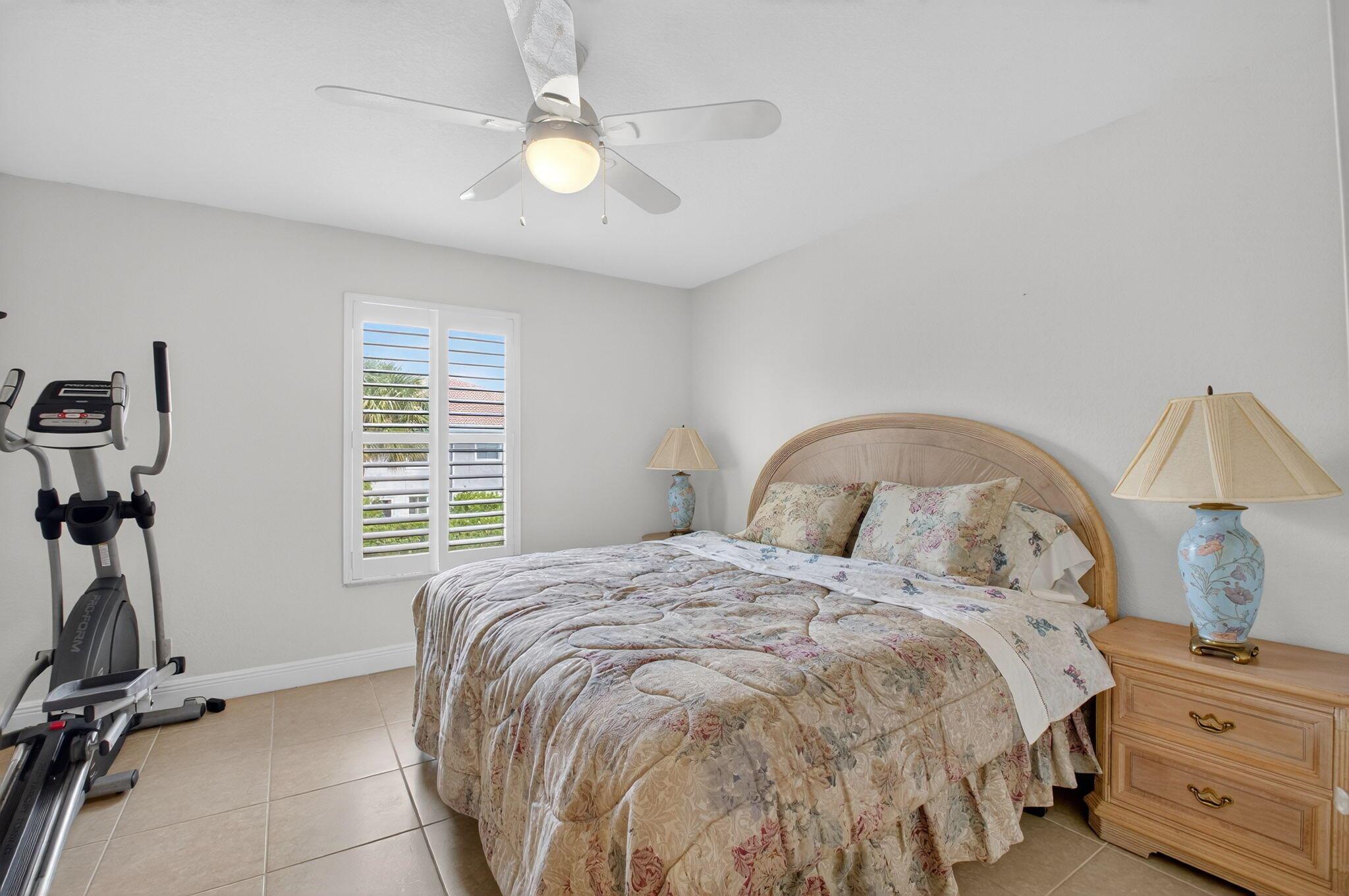 Las Brisas - Residential