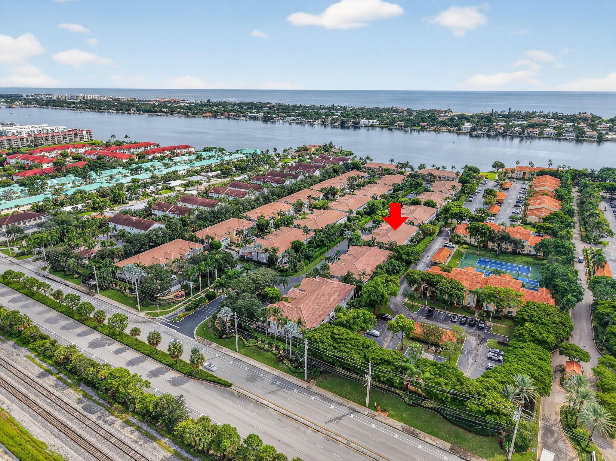 Las Brisas - Residential