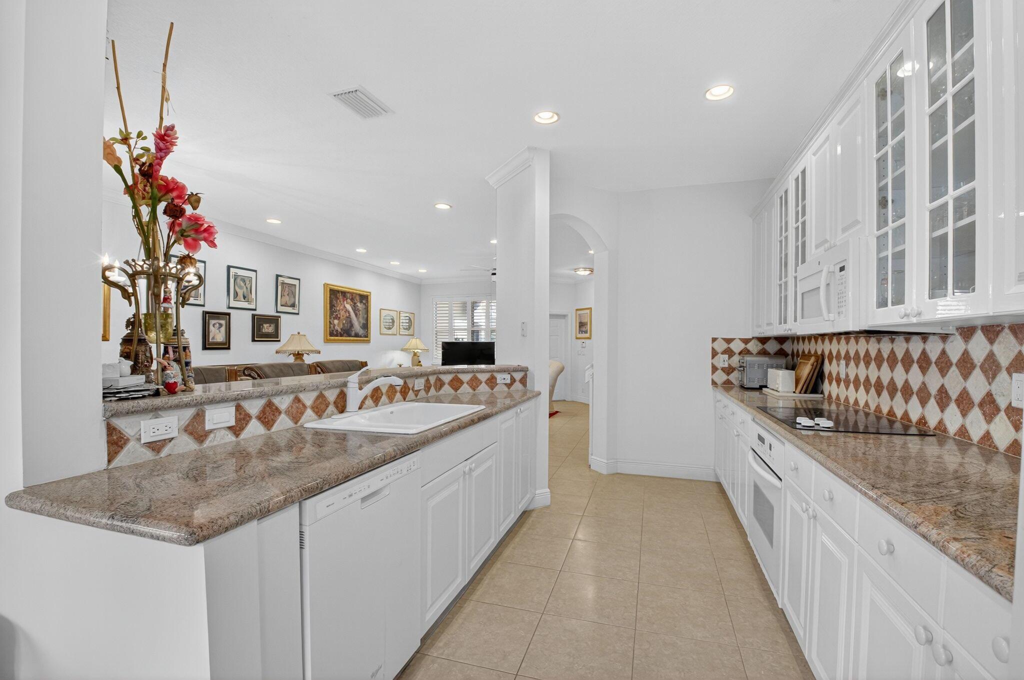 Las Brisas - Residential