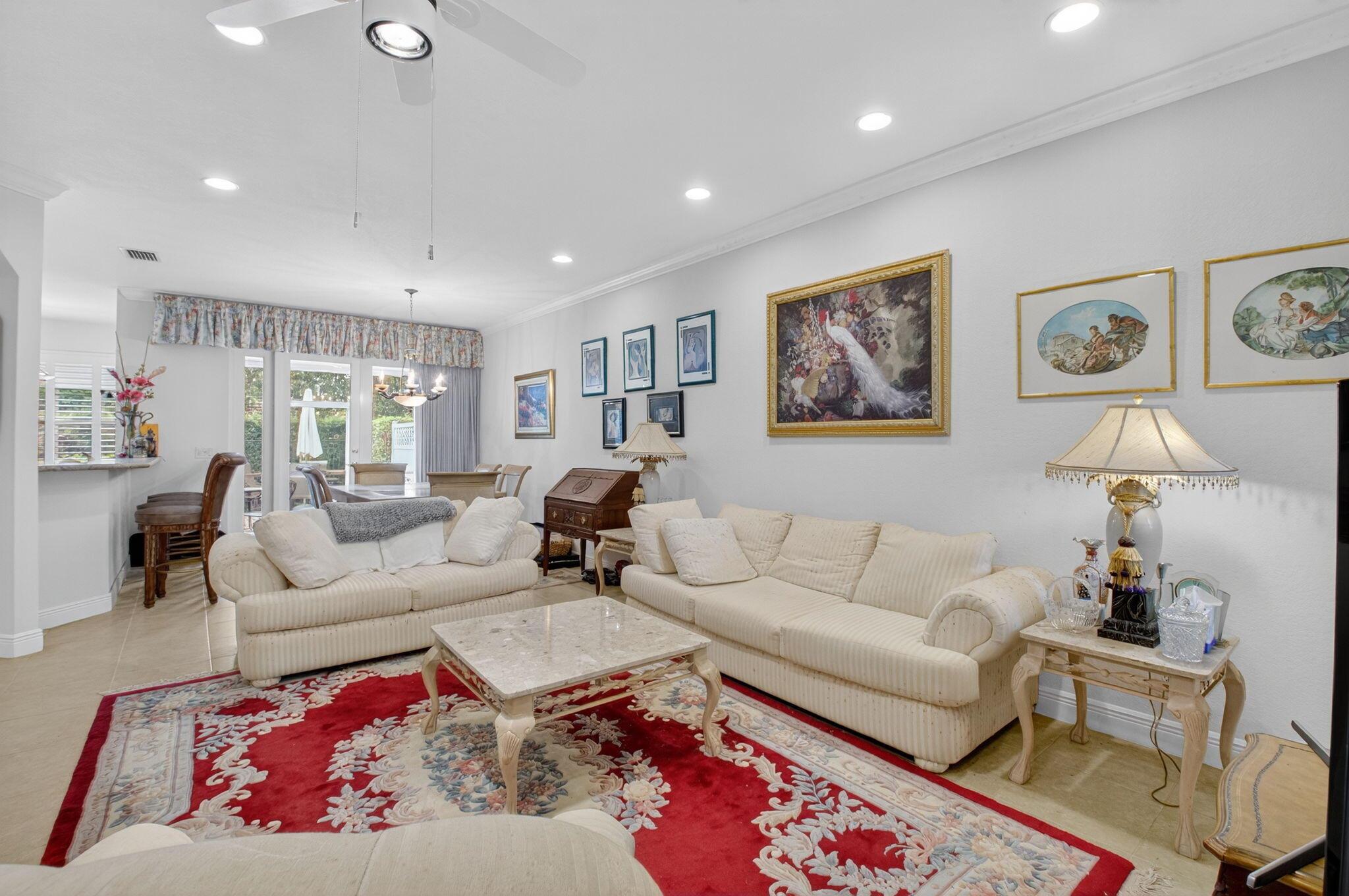 Las Brisas - Residential