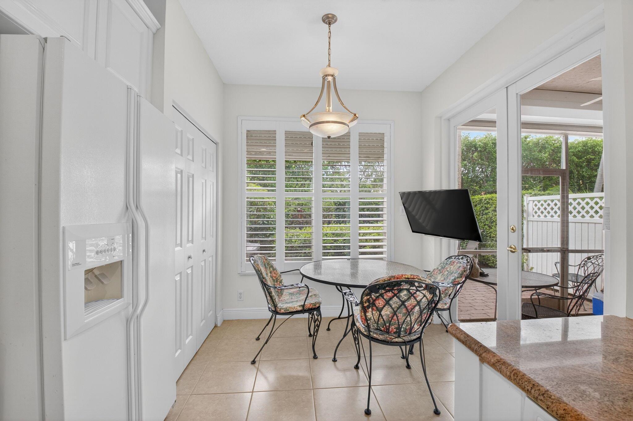 Las Brisas - Residential