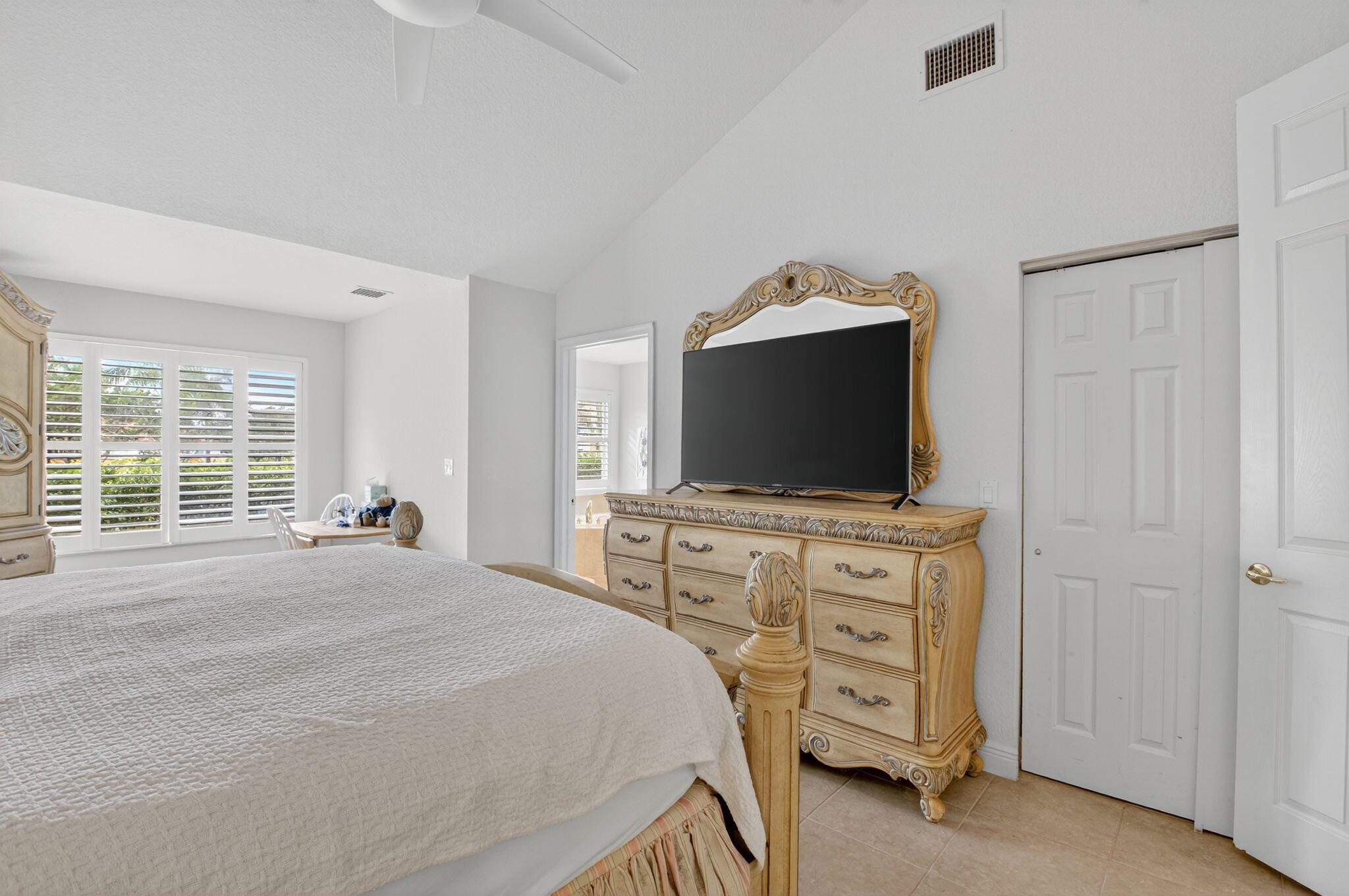 Las Brisas - Residential