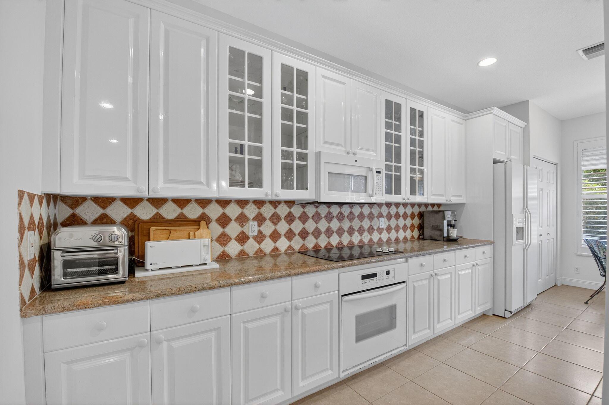 Las Brisas - Residential