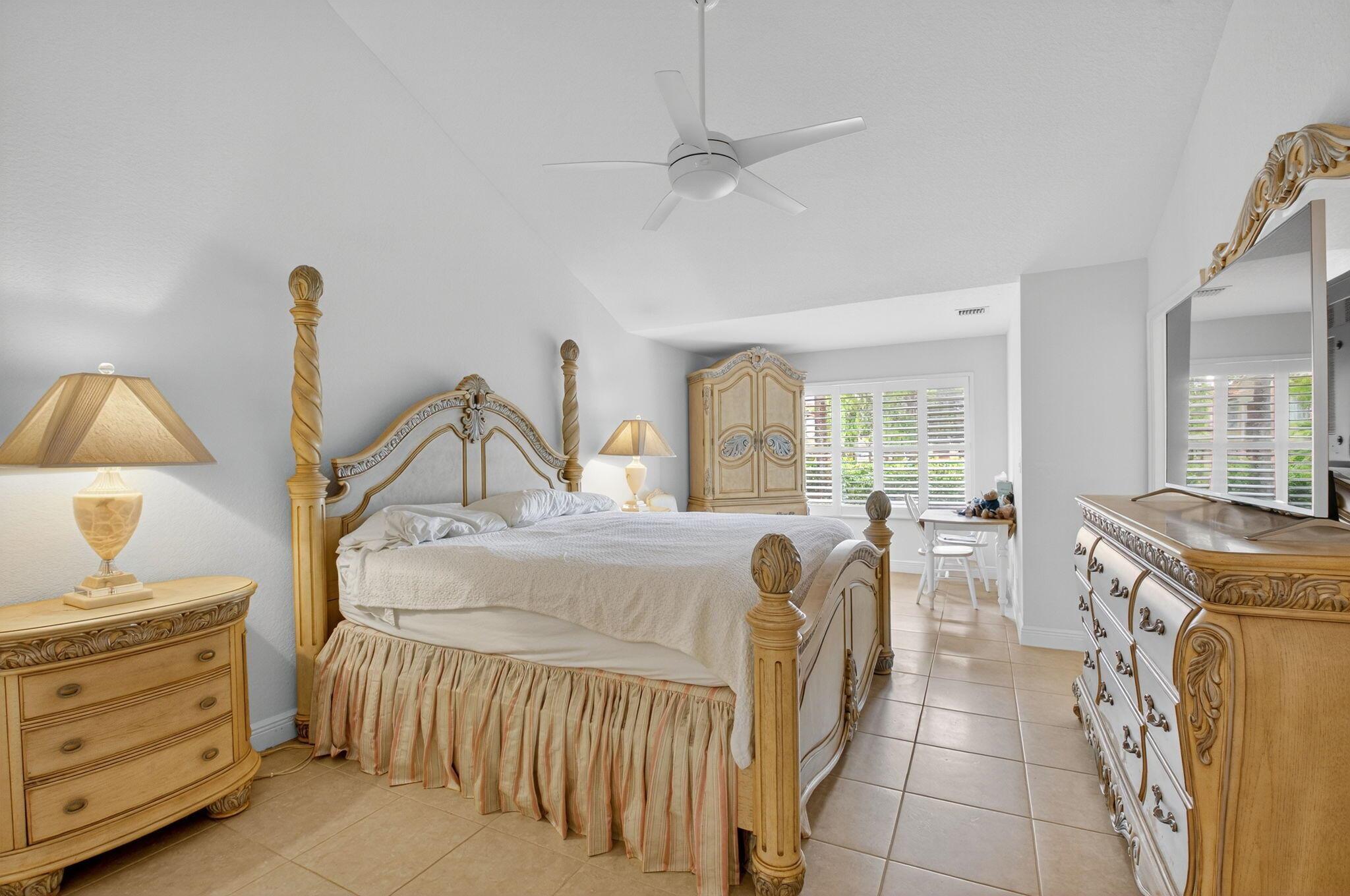 Las Brisas - Residential