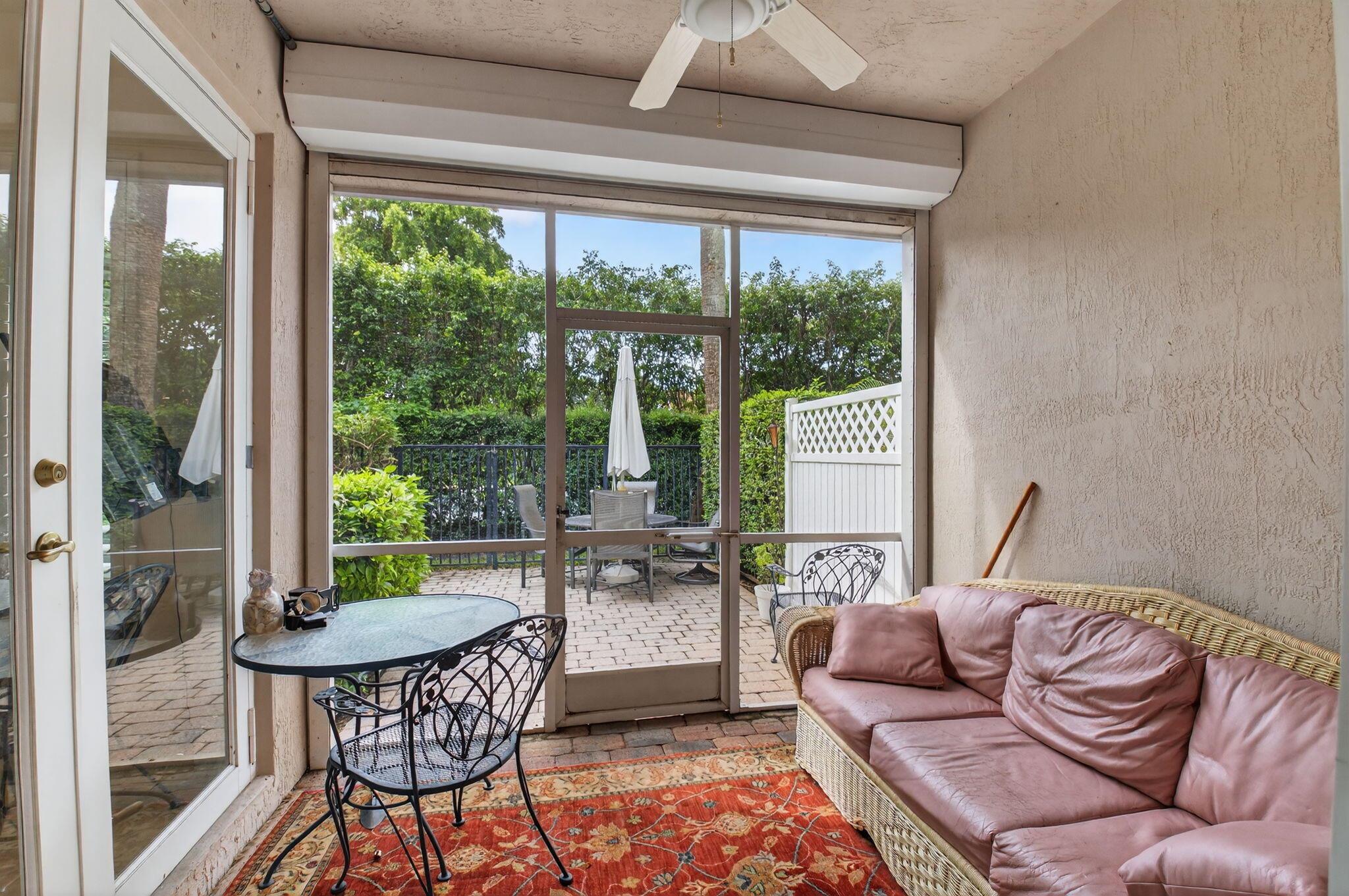 Las Brisas - Residential