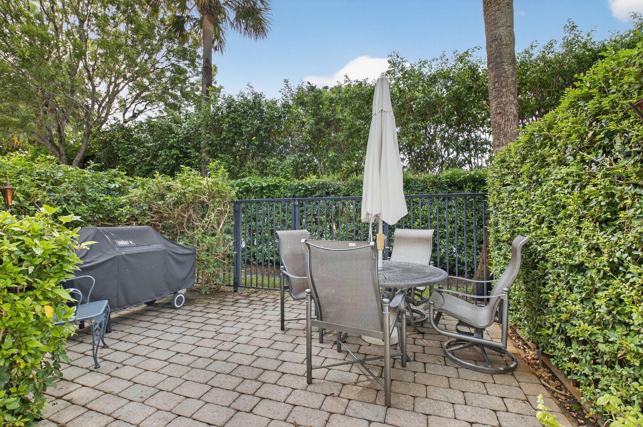 Las Brisas - Residential