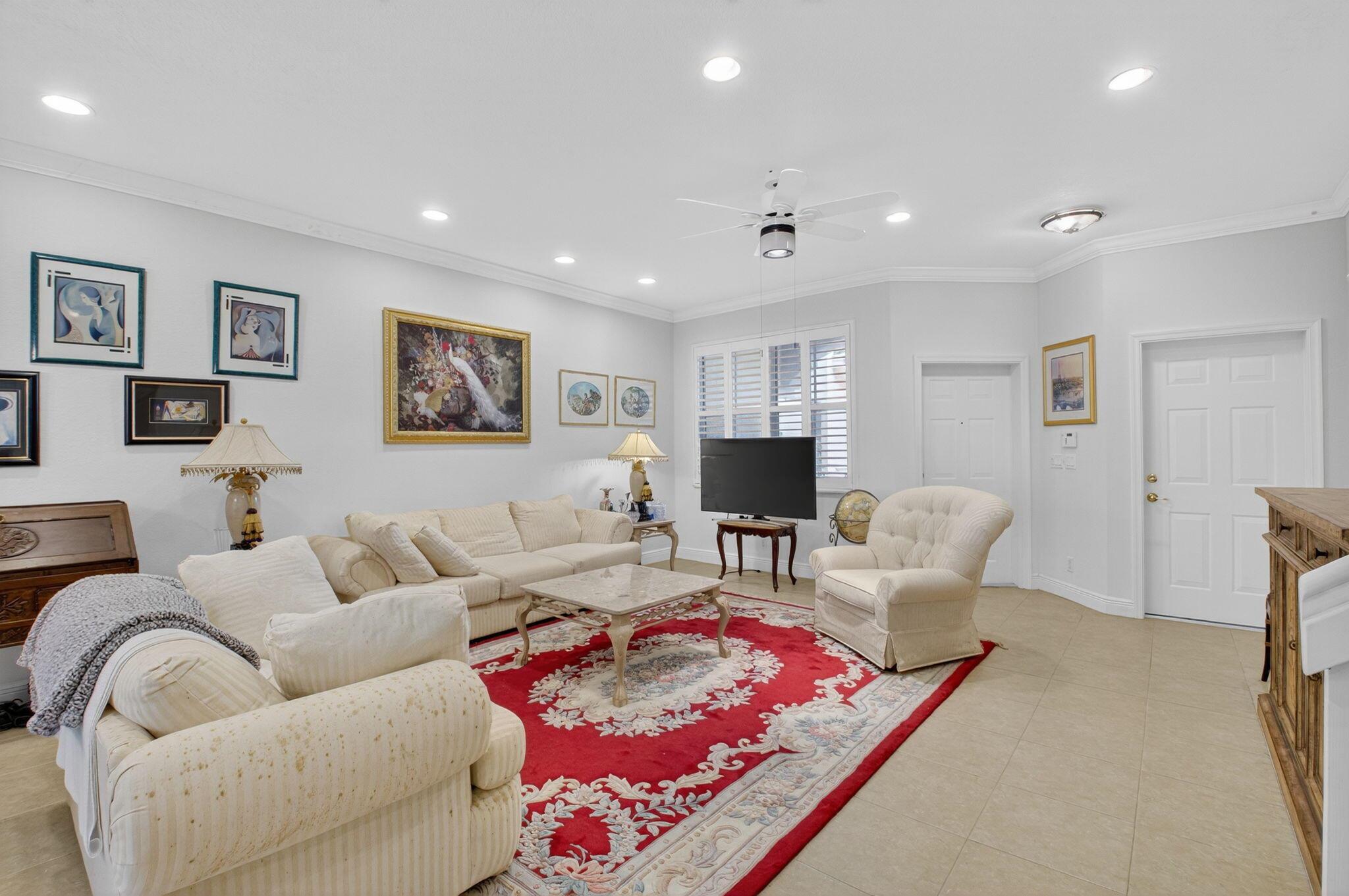 Las Brisas - Residential