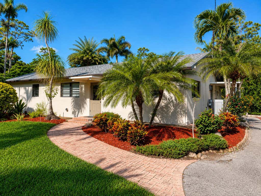 Photo of 2659 W G Road W, Loxahatchee Groves, FL 33470 (MLS # B26065661)