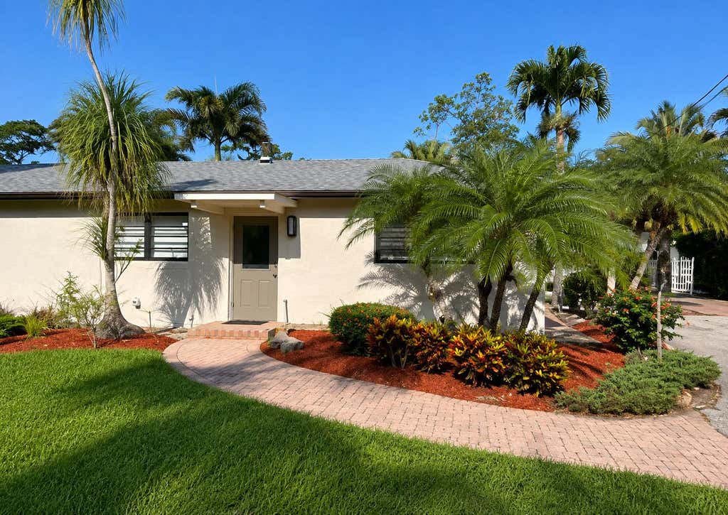Photo of 2659 W G Road W, Loxahatchee Groves, FL 33470 (MLS # B26065661)
