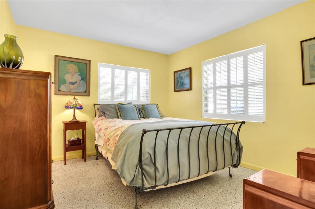 LAKE OSBORNE ESTATES 10 - Residential