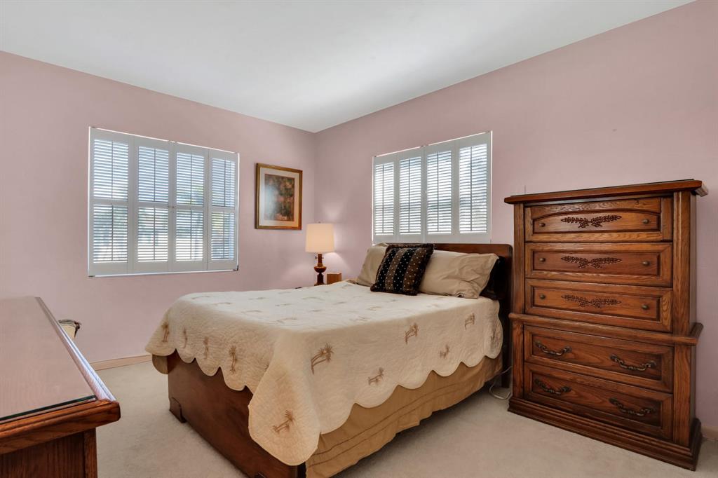 LAKE OSBORNE ESTATES 10 - Residential