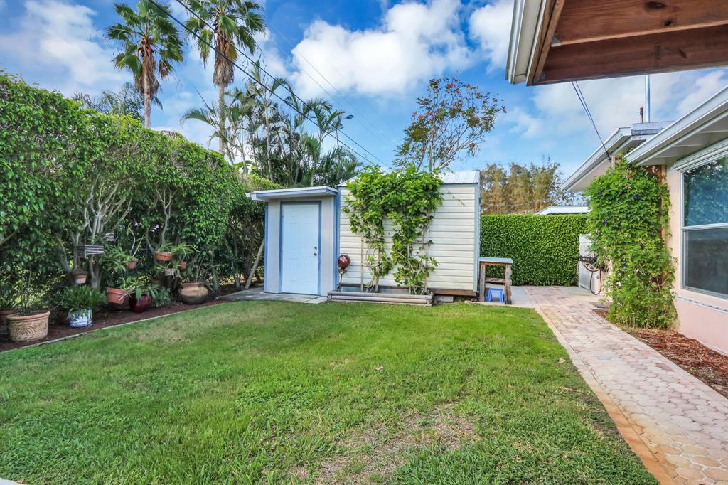 LAKE OSBORNE ESTATES 10 - Residential