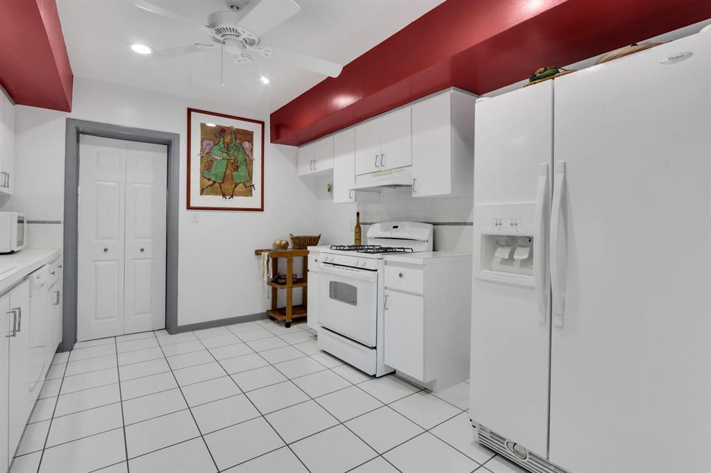 LAKE OSBORNE ESTATES 10 - Residential