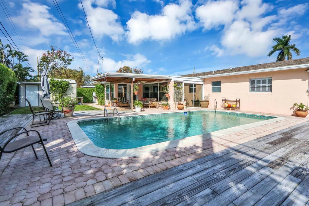 LAKE OSBORNE ESTATES 10 - Residential