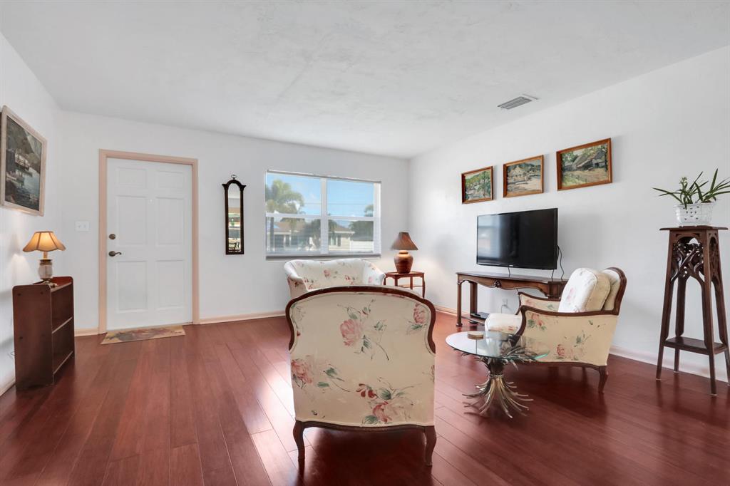 LAKE OSBORNE ESTATES 10 - Residential