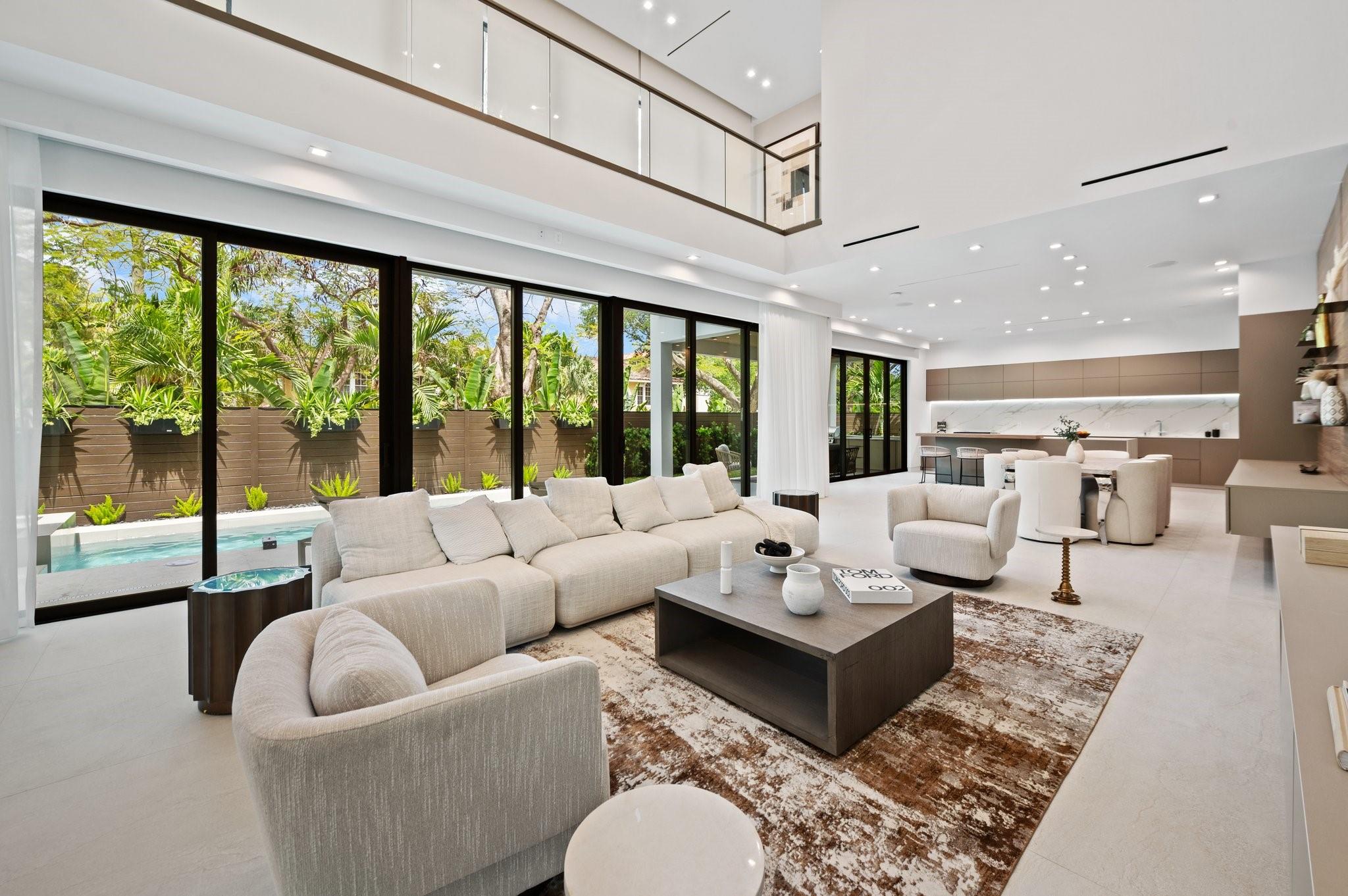 550 NE 11th Ave