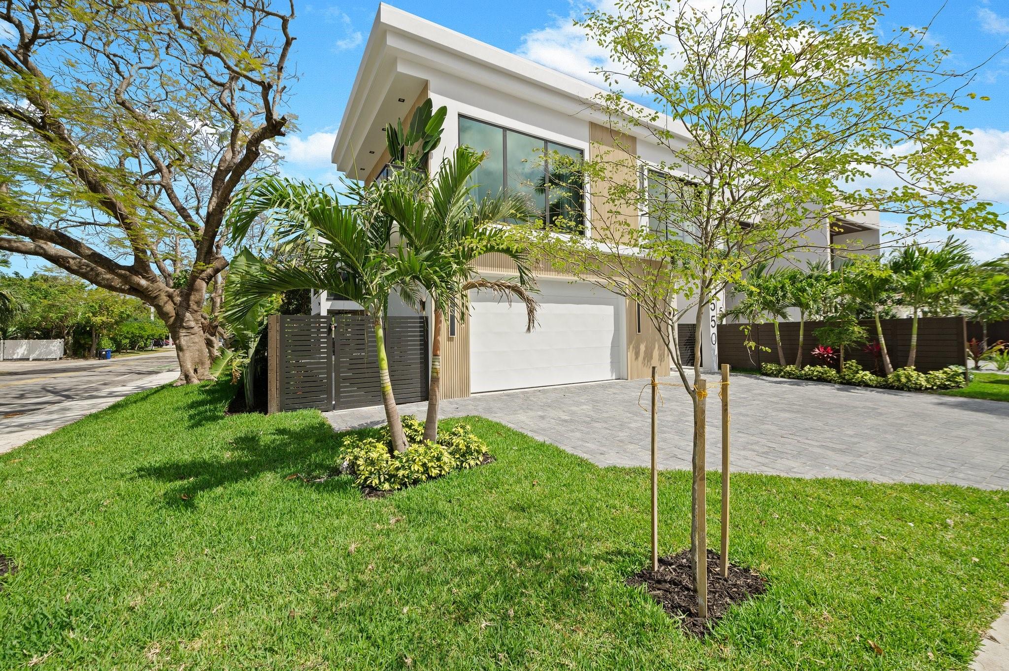 550 NE 11th Ave