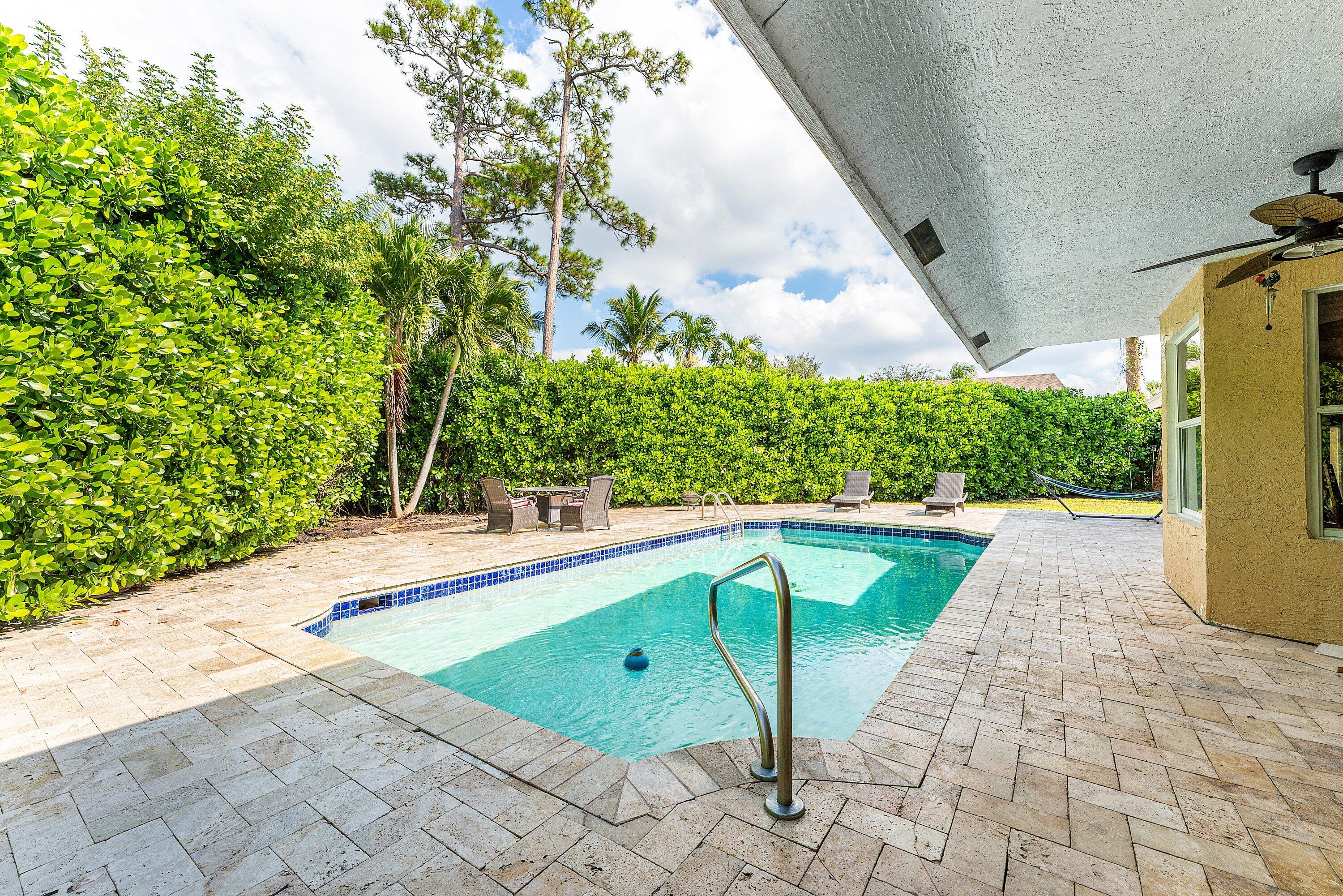 EMERALD FOREST OF WELLINGTON - Residential