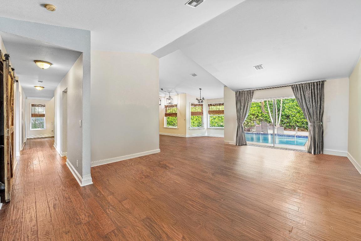 EMERALD FOREST OF WELLINGTON - Residential