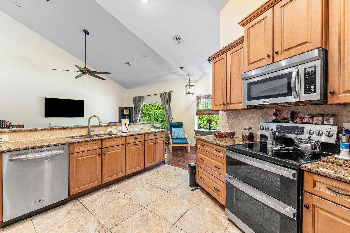 EMERALD FOREST OF WELLINGTON - Residential