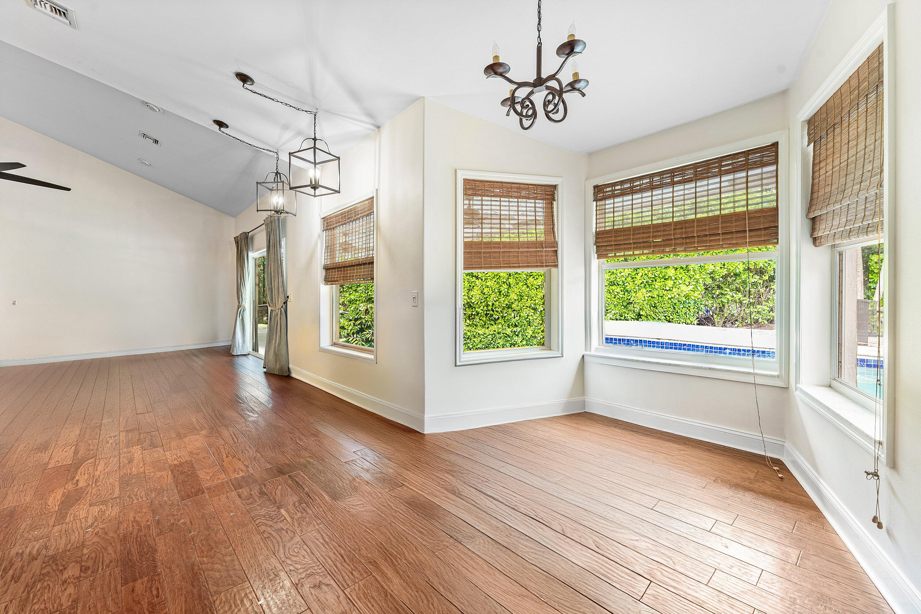 EMERALD FOREST OF WELLINGTON - Residential