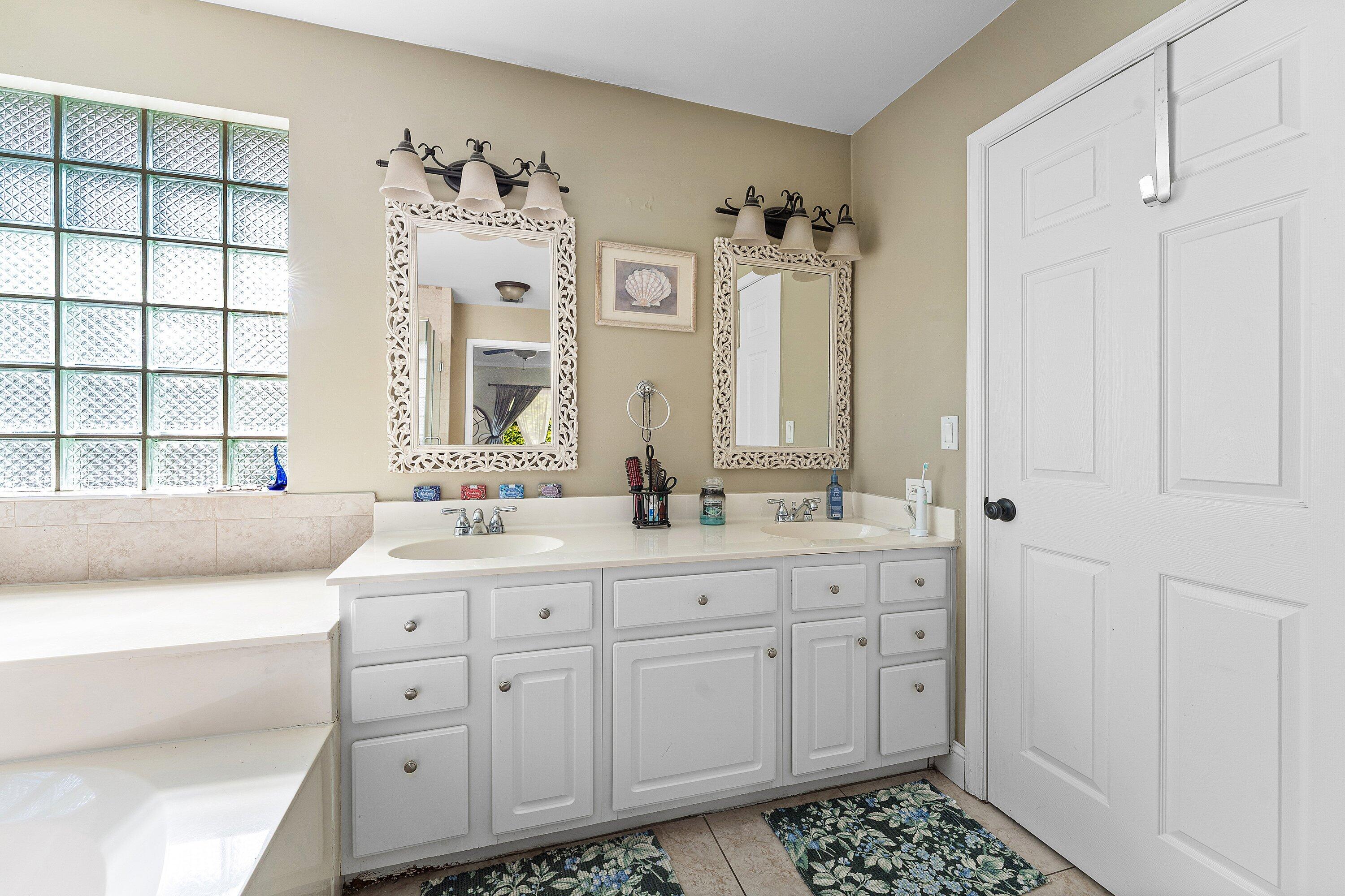 EMERALD FOREST OF WELLINGTON - Residential