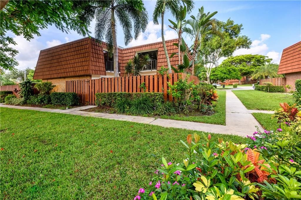 Photo of 3315 SPANISH WELLS #49D, Delray Beach, FL 33445 (MLS # F10293979)